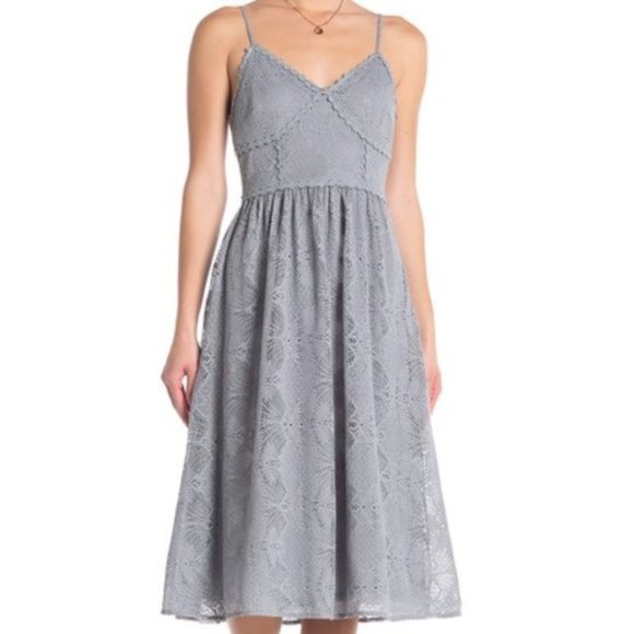 NSR Dresses & Skirts - NSR V-Cut Lace Floral Trim Sleeveless Midi Dress